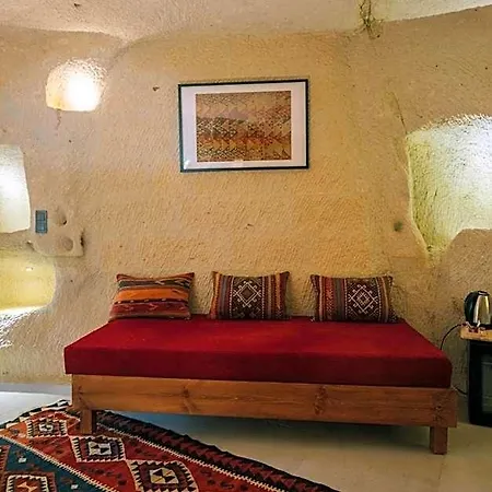 Potamia Cave Hotel *