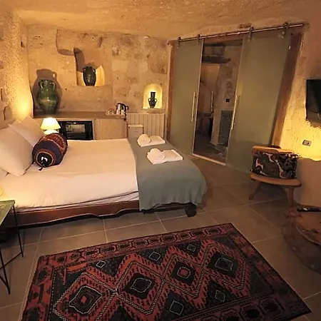 Potamia Cave Hotel *