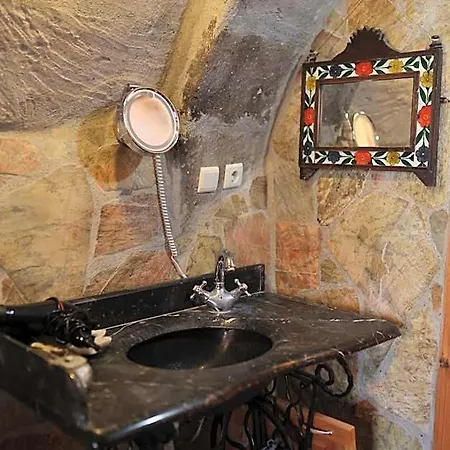 Hotel Potamia Cave *