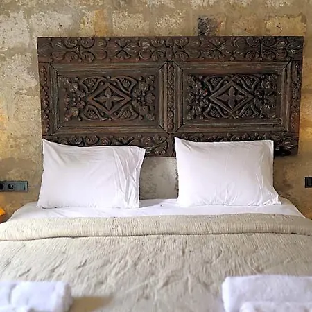 Potamia Cave Hotel *